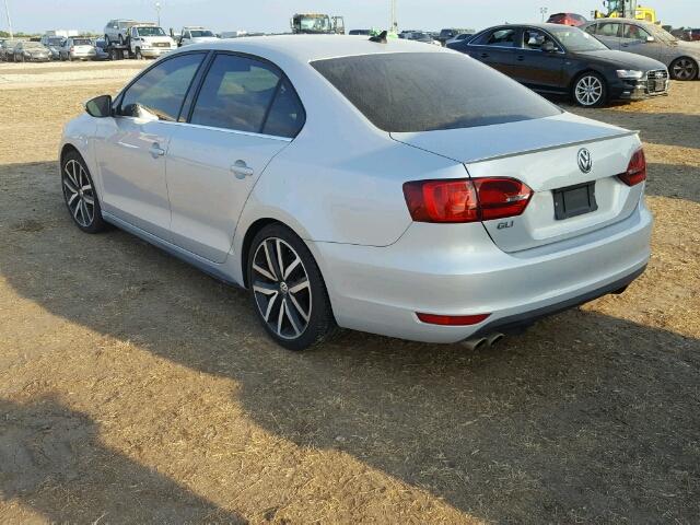 Купить VOLKSWAGEN JETTA 2013 года в США