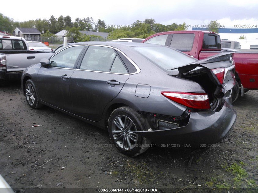 Купить серый бу TOYOTA CAMRY 2.5 2017 года в США