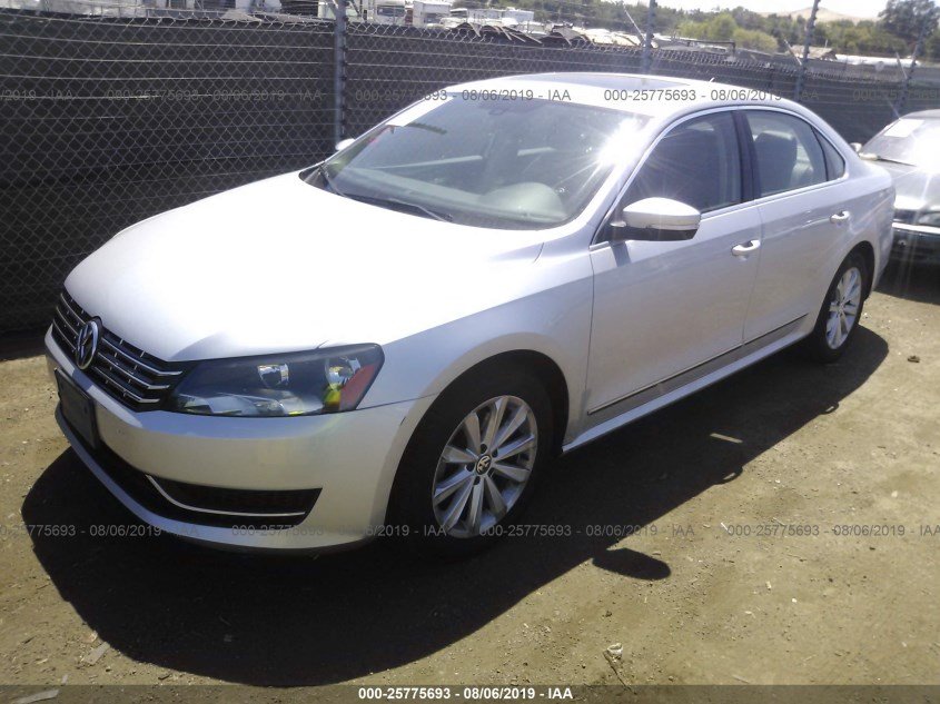 Купить серебряную бу VOLKSWAGEN PASSAT 1.8 2013 года в США