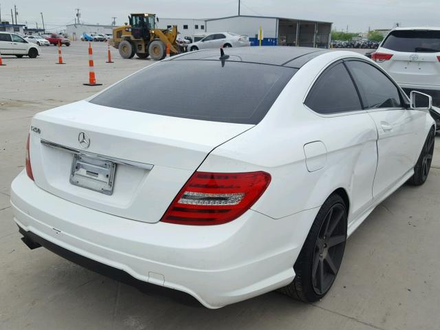 упить MERCEDES-BENZ C 250 2013 года в США