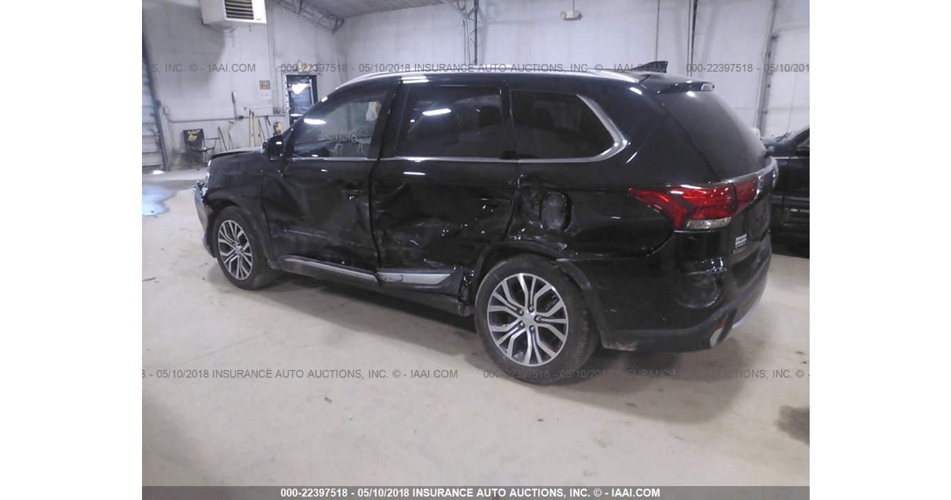 Купить MITSUBISHI OUTLANDER SESEL 2017