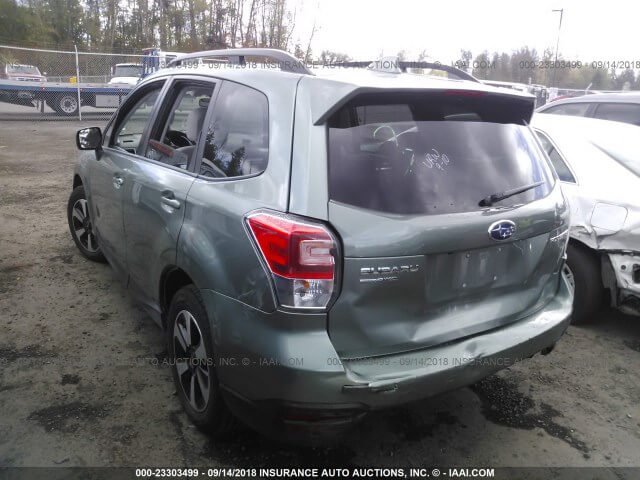 упить SUBARU FORESTER 2.5I PREMIUM 2018 года в США