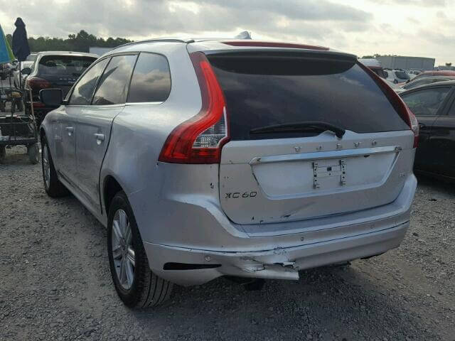 Купить VOLVO XC60 T5 2017 года в США