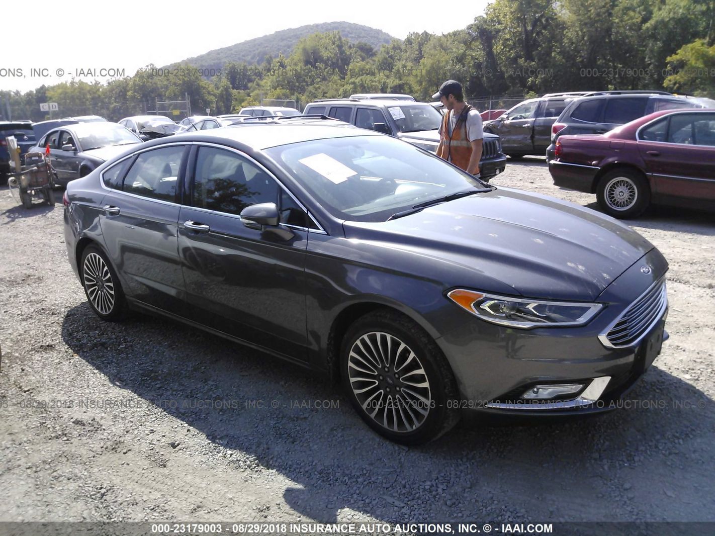 Купить и доставить FORD FUSION SE 2017 5300 из аукциона в США в Украину