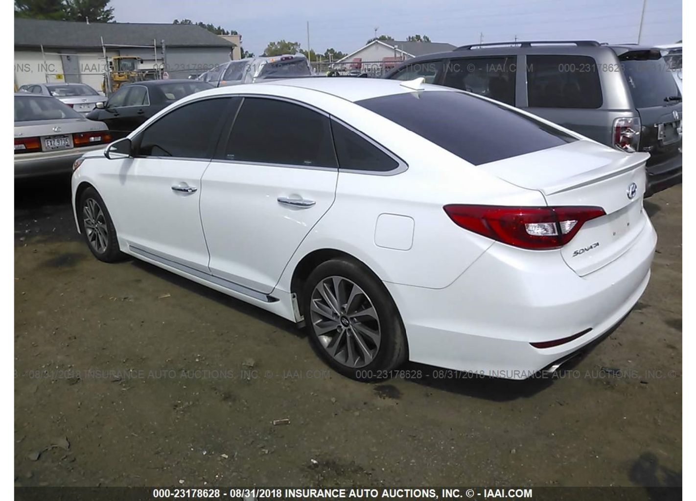 Купить и доставить HYUNDAI SONATA SPORT LIMITED 2016 из аукциона США в Украину