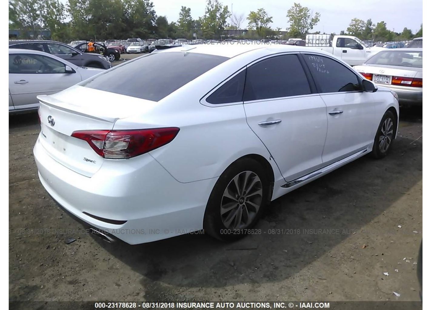 Купить и доставить HYUNDAI SONATA SPORT LIMITED 2016 из аукциона США в Украину