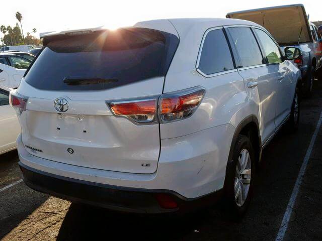 Купить TOYOTA HIGHLANDER LE 2015 года