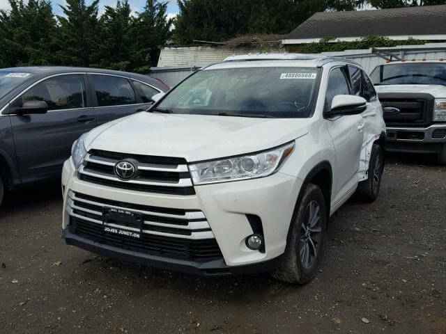 Купить TOYOTA HIGHLANDER SE 2017 года