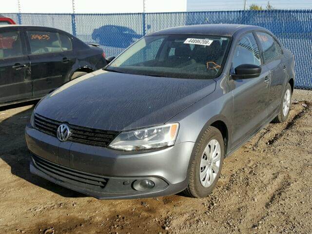 Купить VOLKSWAGEN JETTA BASE 2013 года