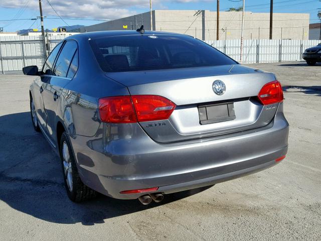 Купить VOLKSWAGEN JETTA 2013 года в США