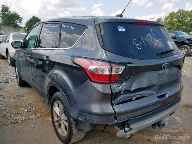 Купить бу FORD ESCAPE 2.0 2017 года в США