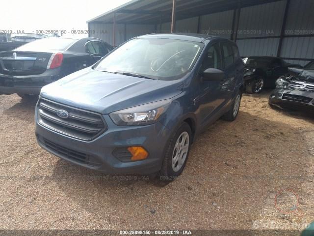 Купить бу Ford Escape 2.5 2018 года в США