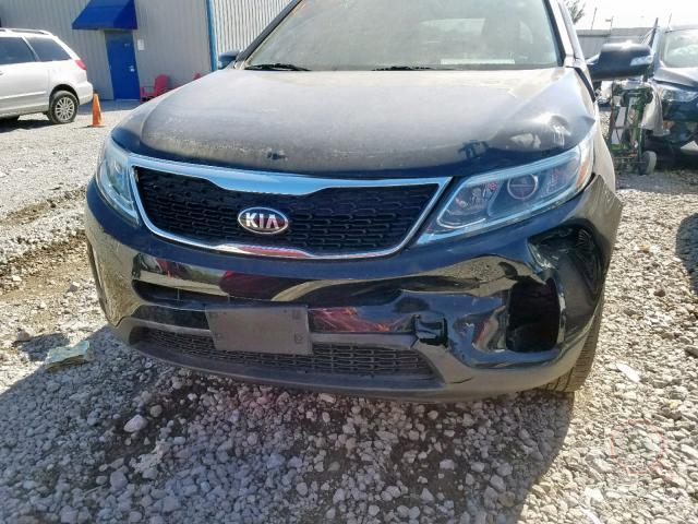 Купить бу KIA SORENTO 2.4 2015 года в США