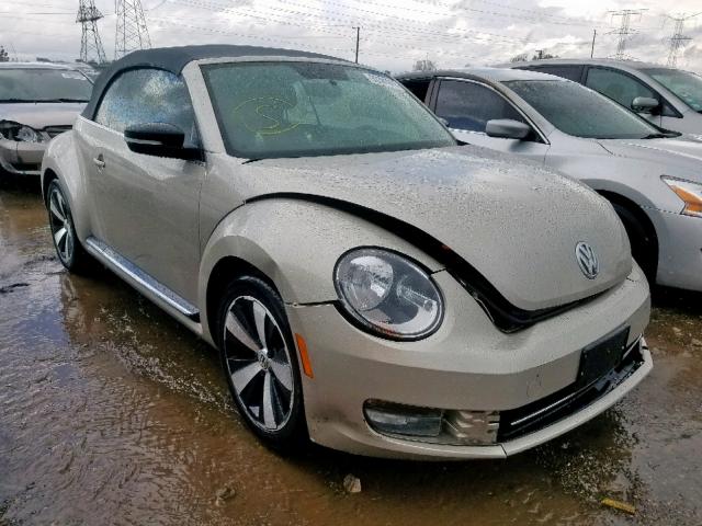 Купить бу VOLKSWAGEN BEETLE 2.0 2013 года в США