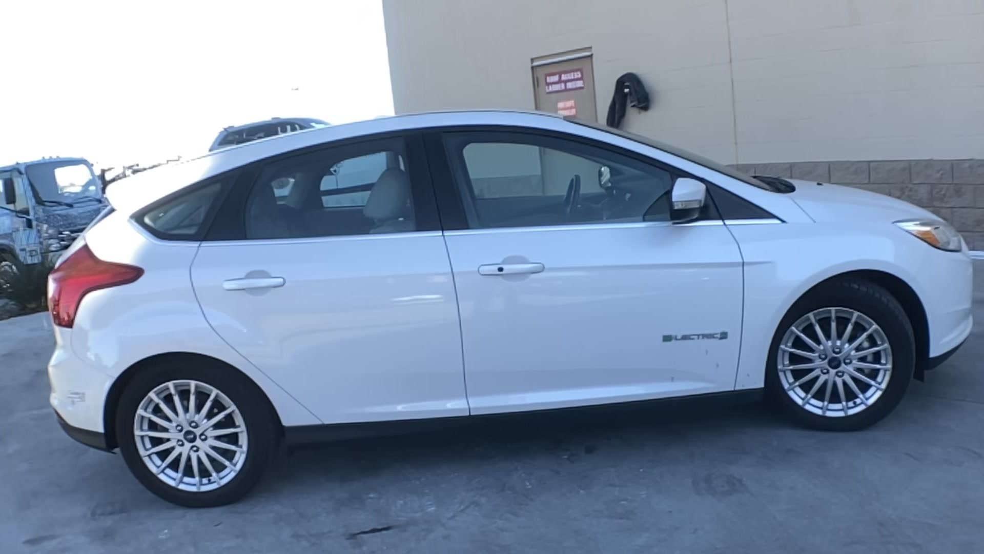 Купить бу Ford FOCUS ELECTRIC 2014 года в США