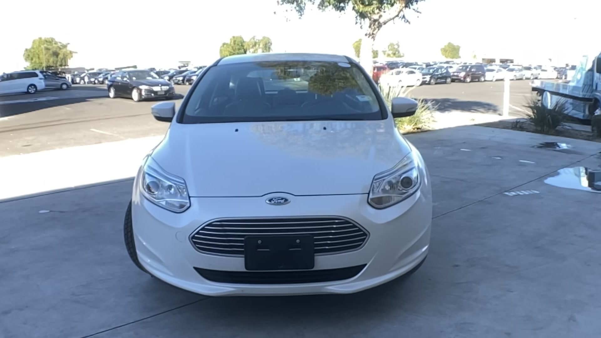 Купить бу Ford FOCUS ELECTRIC 2014 года в США