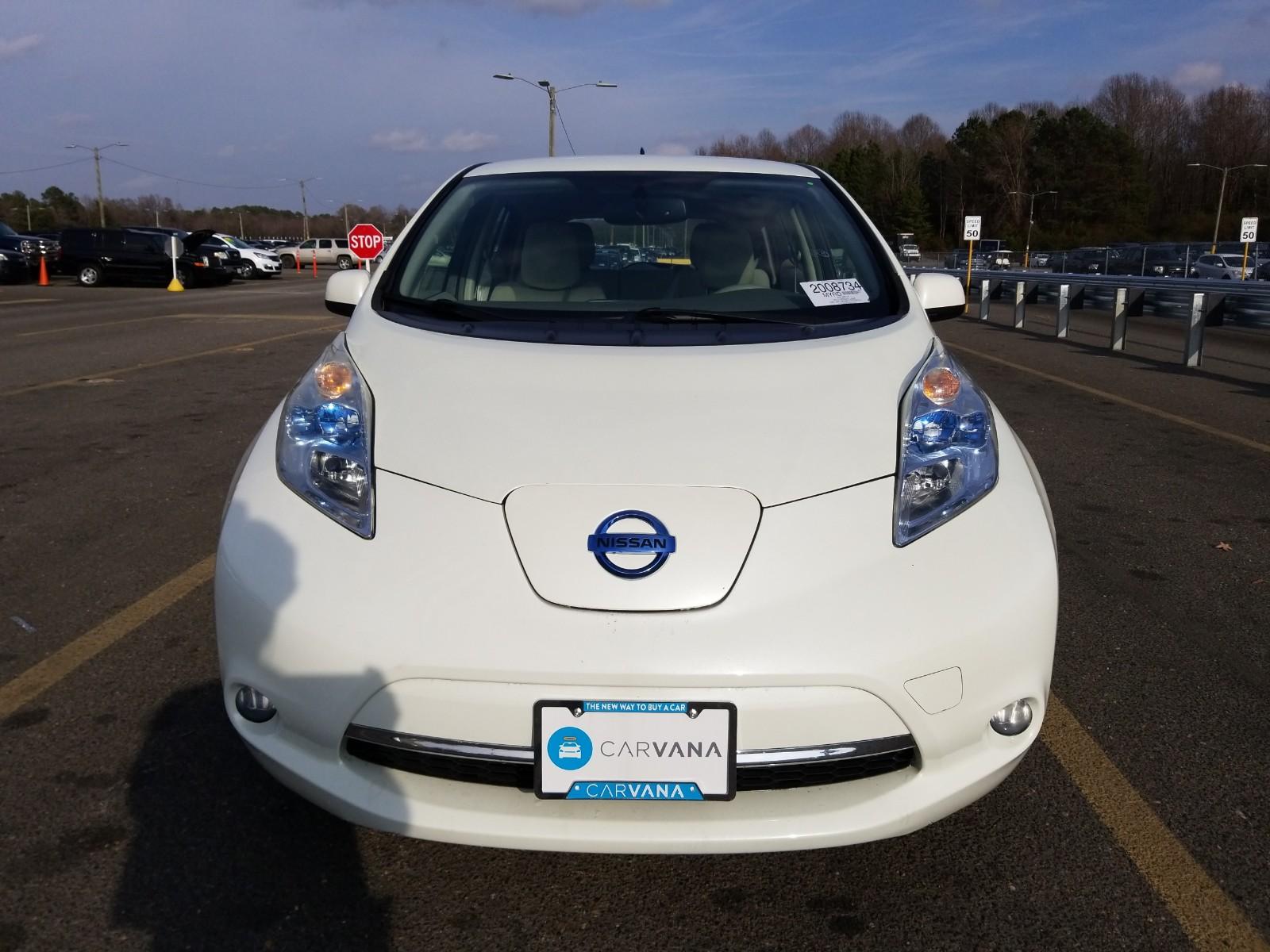 Купить бу Nissan LEAF 24.2kWt 2014 года в США