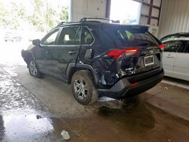 Купить бу TOYOTA RAV4 2.5 2019 года в США