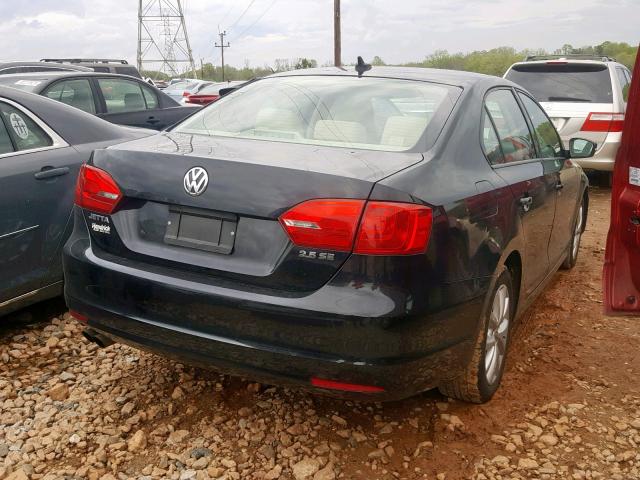 Купить б/у Volkswagen Jetta 2.5 2012 года в США