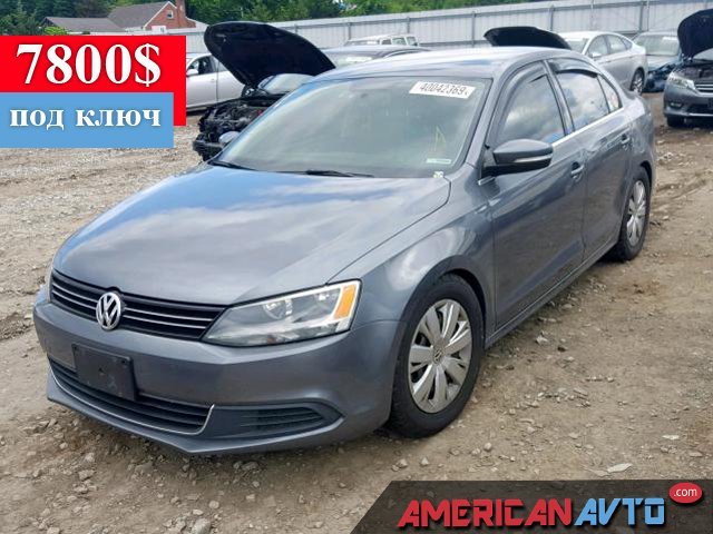 Купить бу Volkswagen Jetta 2.5 2013 года в США