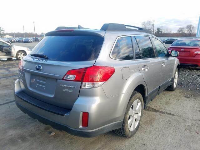 Купить белую бу SUBARU OUTBACK 2.5I 2011 года в США