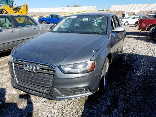 Купить бу AUDI A4 PREMIUM 2.0 2013 года в США