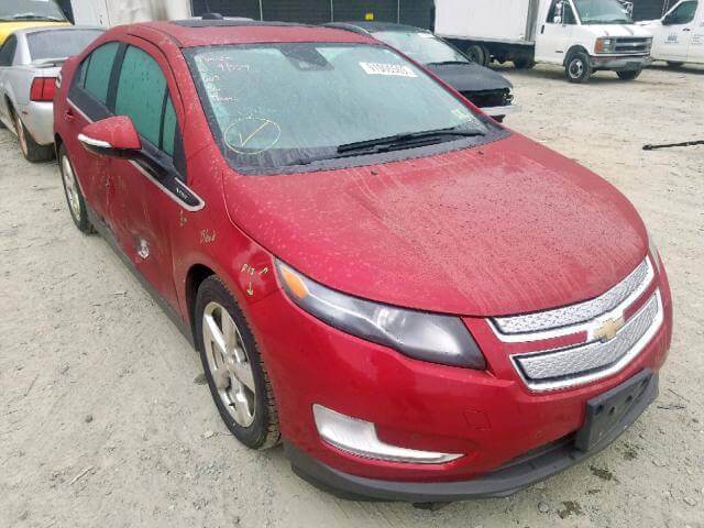 Купить бу CHEVROLET VOLT 1.4 2015 года в США