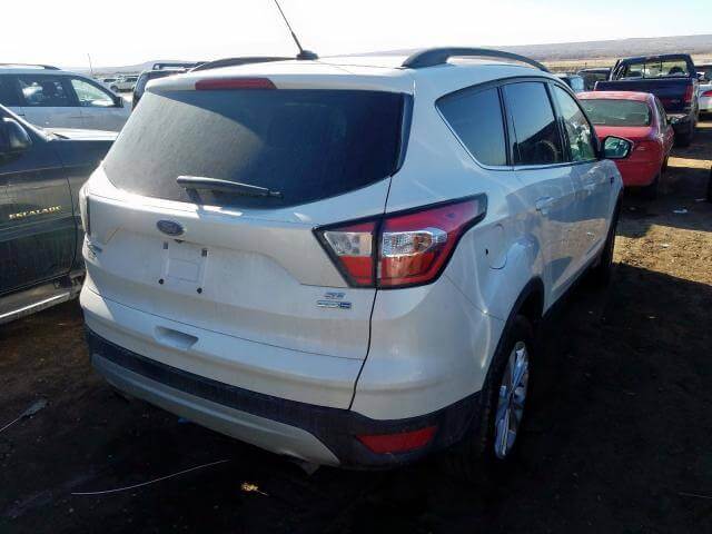 Купить бу FORD ESCAPE 1.5 2018 года в США