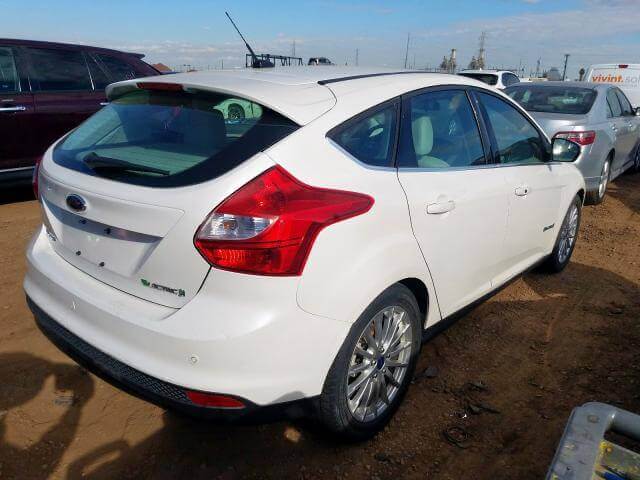 Купить бу Ford FOCUS ELECTRIC 2014 года в США