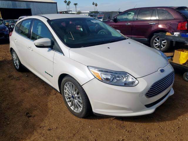 Купить бу Ford FOCUS ELECTRIC 2014 года в США