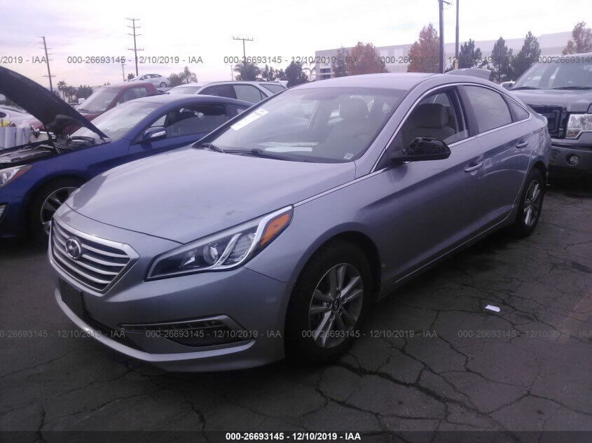 Купить бу Hyundai Sonata 2.4 2014 года в США