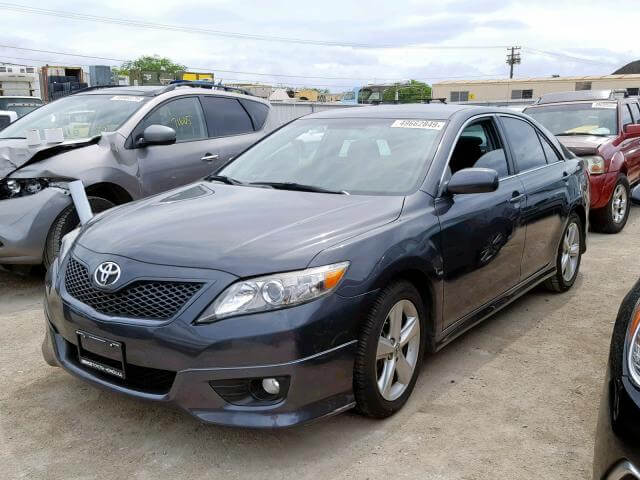 Купить бу TOYOTA CAMRY 3.5 2011 года в США