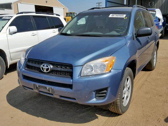 Купить бу TOYOTA RAV4 2.5 2012 года в США