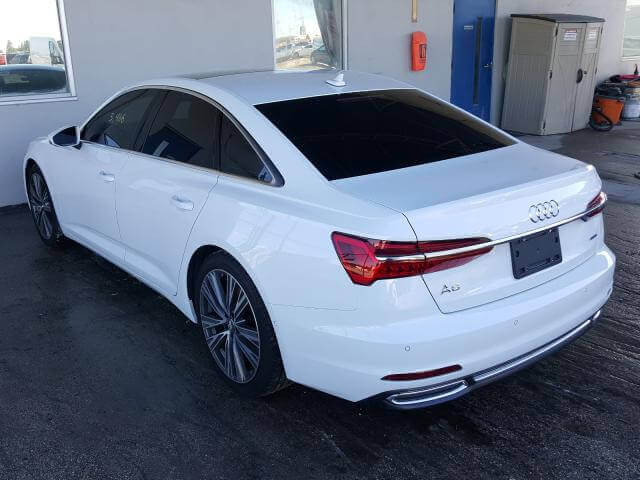 Купить бу AUDI A6 PREMIUM 2.0 2019 года В США