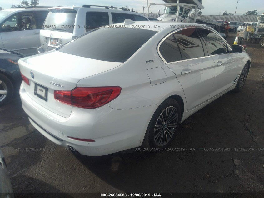 Купить бу BMW 530E 2.0 2018 года в США