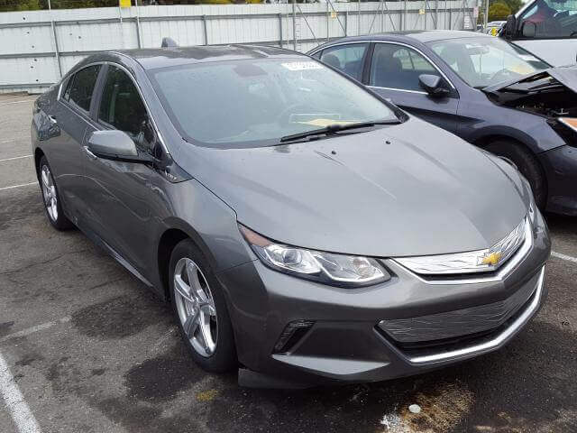 Купить бу CHEVROLET VOLT 1.5 2017 года в США