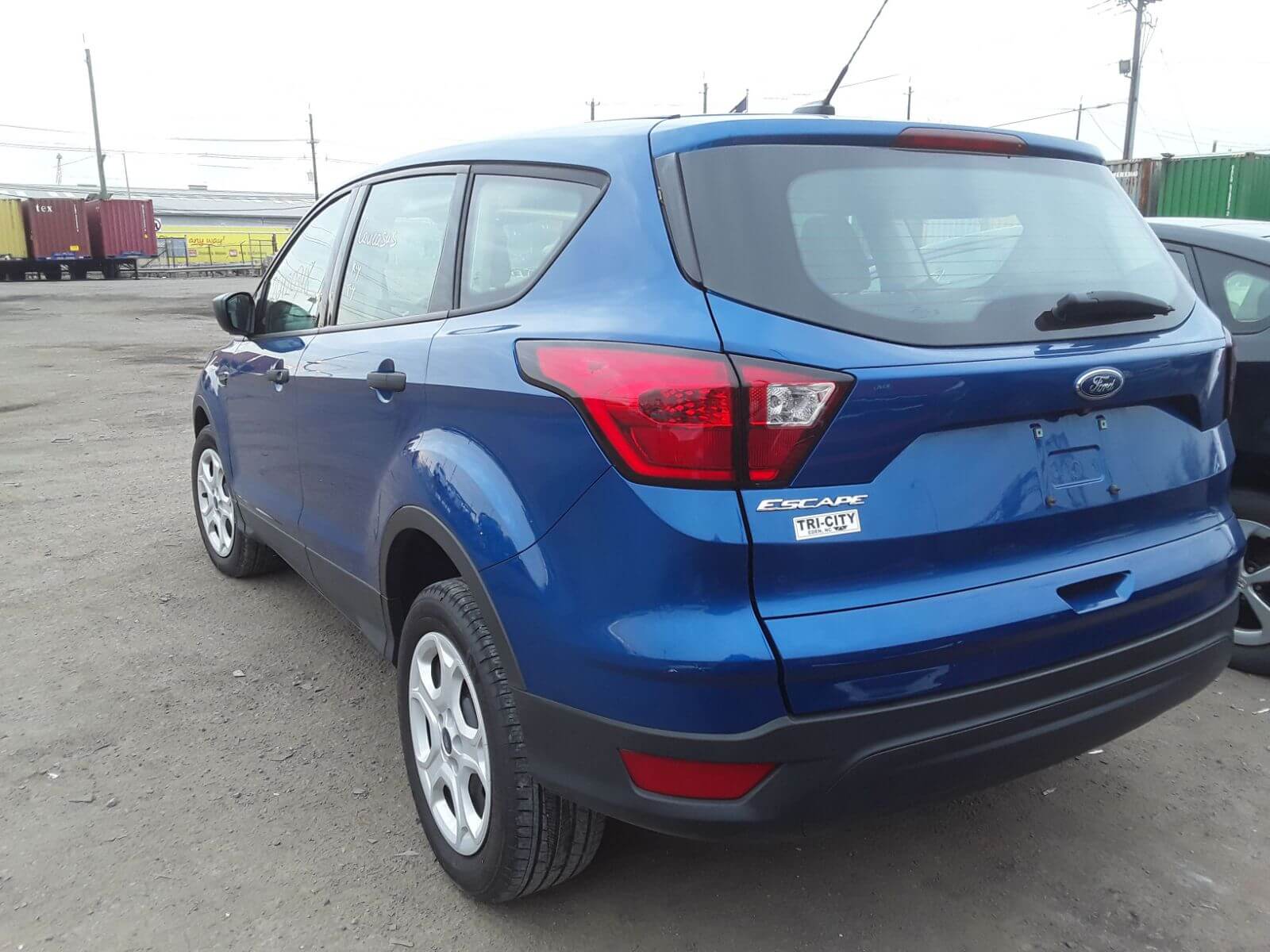 Купить бу FORD ESCAPE 2.5 2019 года в США