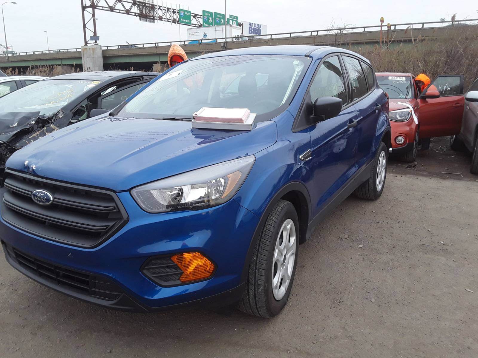 Купить бу FORD ESCAPE 2.5 2019 года в США