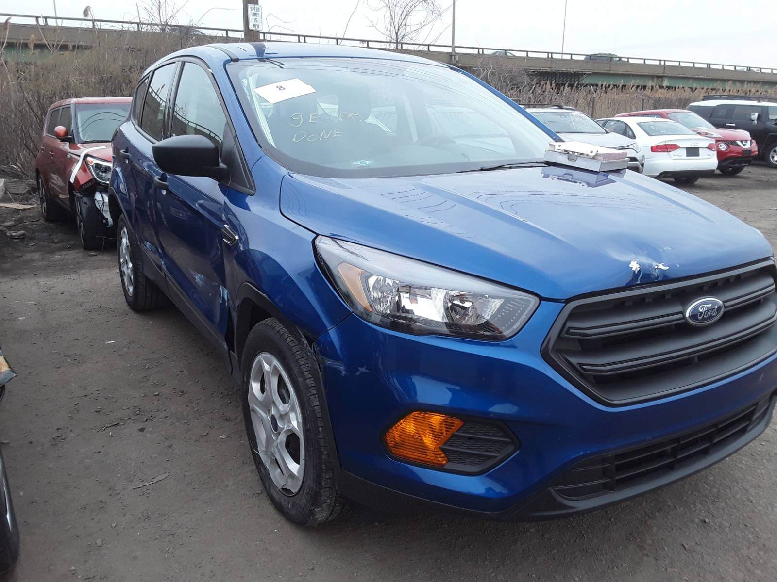 Купить бу FORD ESCAPE 2.5 2019 года в США