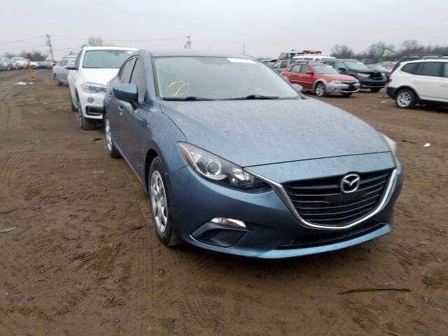 Купить бу MAZDA 3 SPORT 2.0 2015 года в США