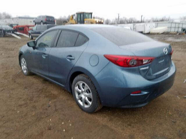 Купить бу MAZDA 3 SPORT 2.0 2015 года в США