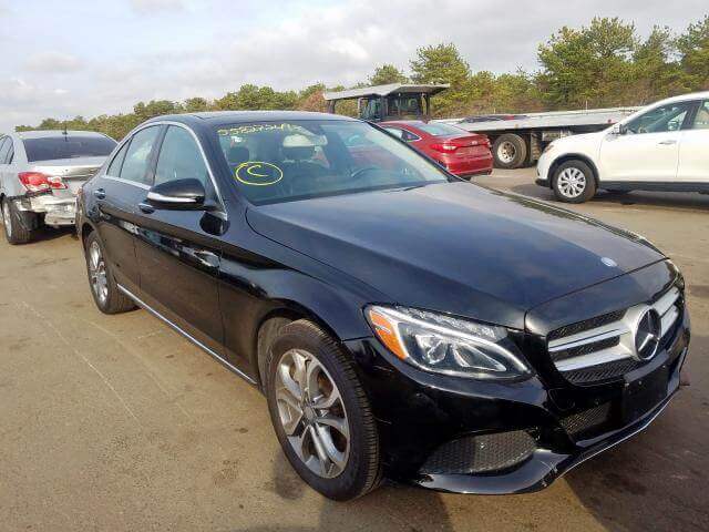 Купить бу MERCEDES-BENZ C 300 2015 2.0 года в США