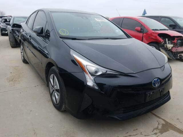 Купить бу TOYOTA PRIUS HYBRID 1.8 2017 года в США