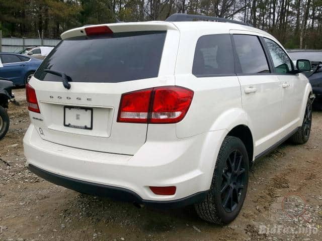 Купить белую бу DODGE JOURNEY 2.4 2017 года в США