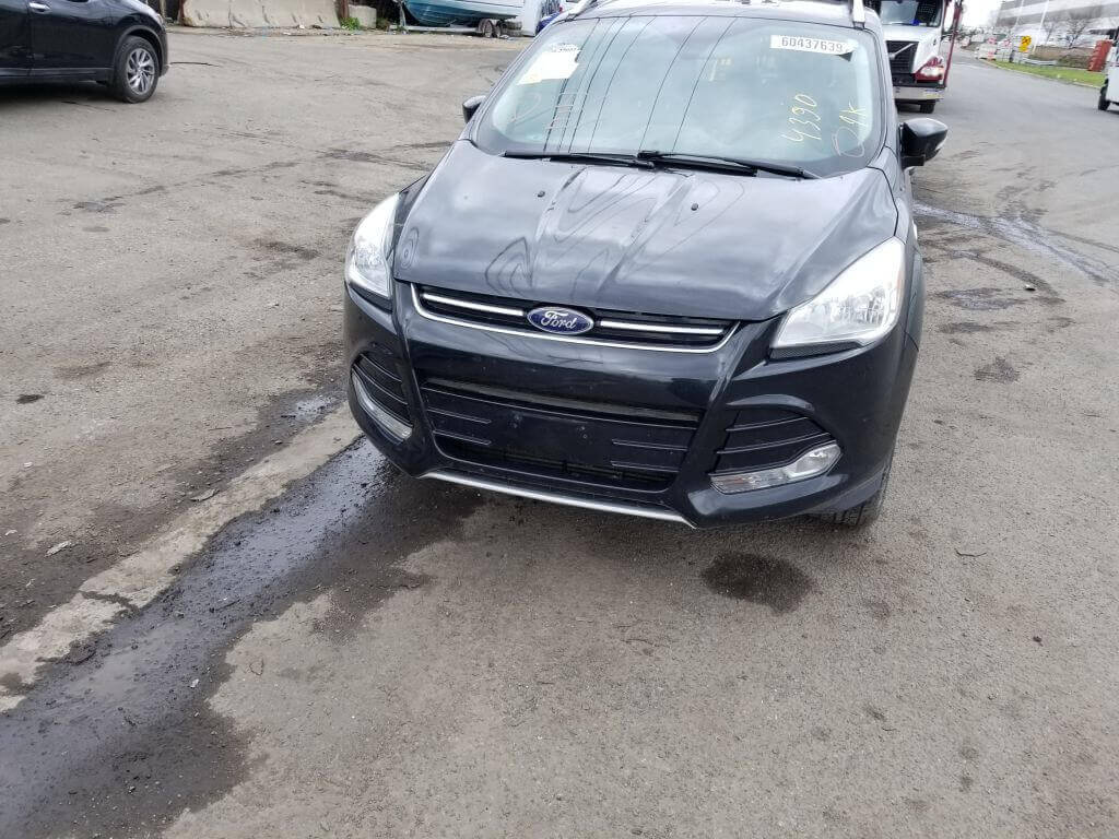 Купить б/у FORD ESCAPE TITANIUM 2015 года в США