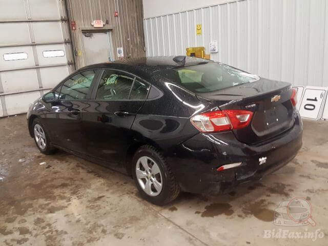 Купить б/у CHEVROLET CRUZE 1.4 2017 года в США