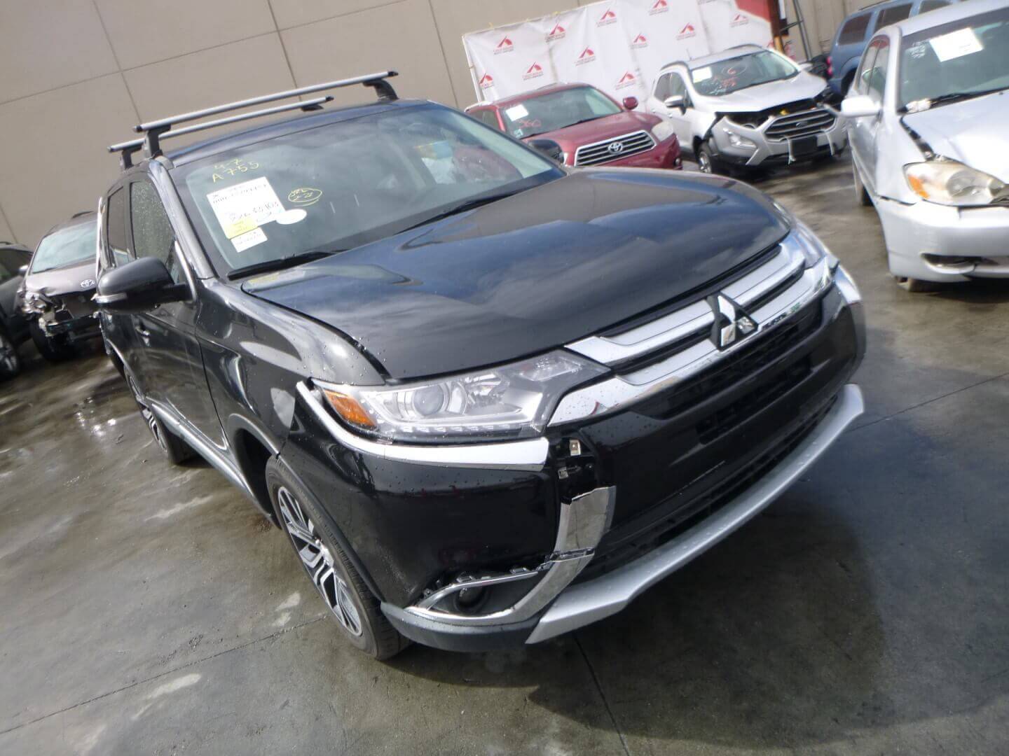 Купить б/у Mitsubishi Outlander 2.4 2018 года в США