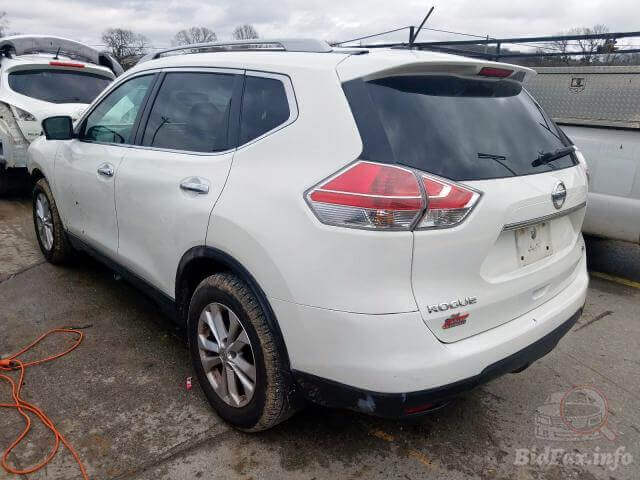 Купить б/у Nissan Rogue 2.5 2015 года в США