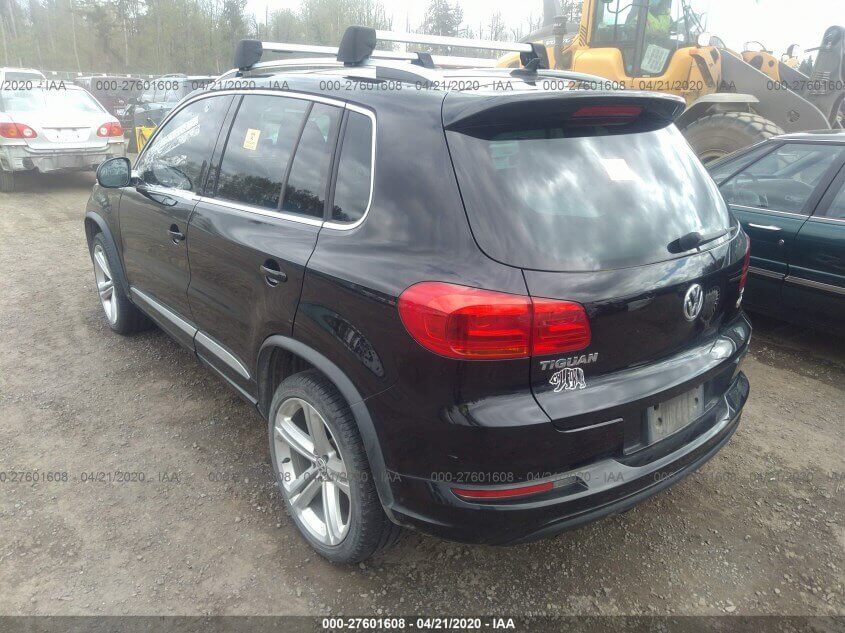 Купить б/у VOLKSWAGEN TIGUAN 2.0 2016 года в США