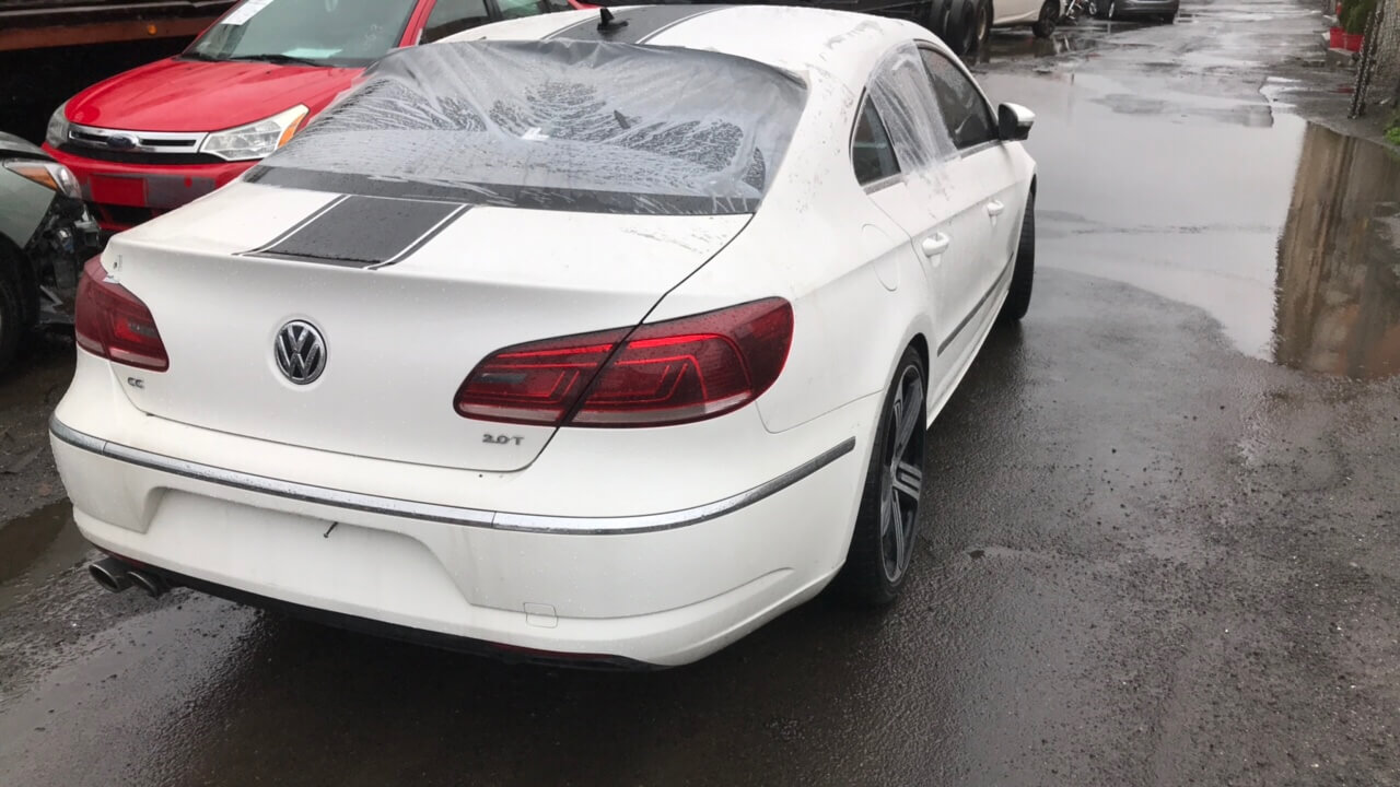 Купить б/у Volkswagen Cc Sport 2013 года в США